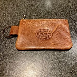 Small leather roots coin purse w keychain